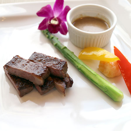 国産和牛ロースのステーキの写真